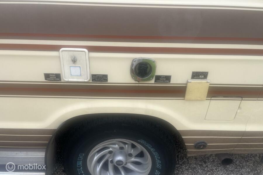 Dodge b250 fiesta camper