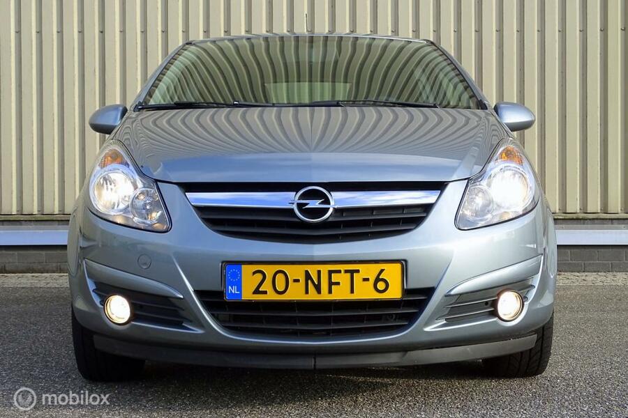 Opel Corsa 1.2-16V Cosmo