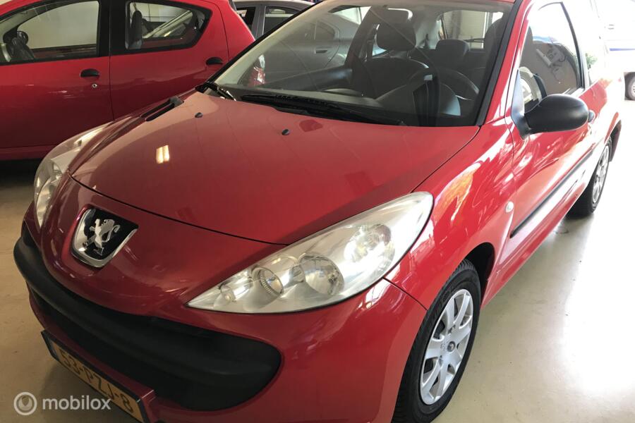 Peugeot 206 + 1.1 XR