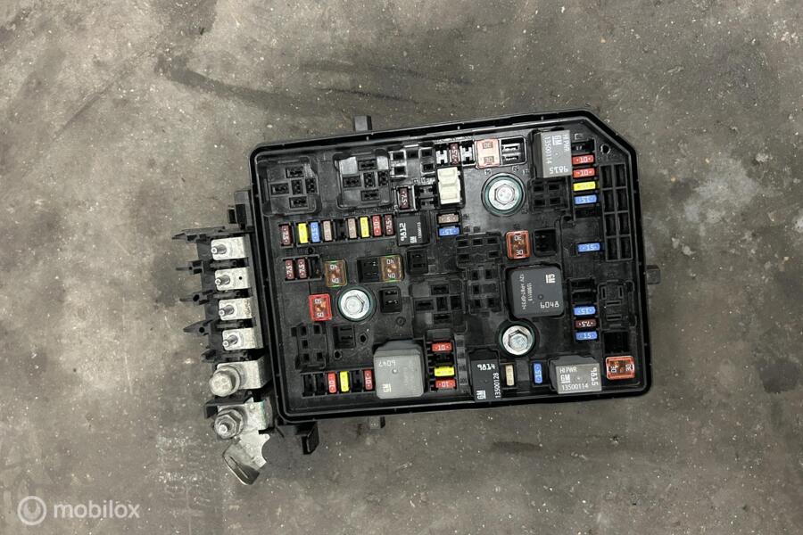 Zekeringkast Opel Astra K 1.6 CDTI ('16-'19) 39040853