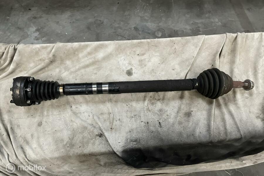 Aandrijfas rechtsvoor Volkswagen Polo 6N2 1.4 ('99-'02)