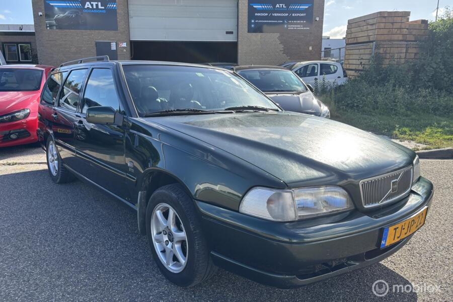 Nette Volvo V70 2.5 DEALER ONDER. Apk 2026, Airco