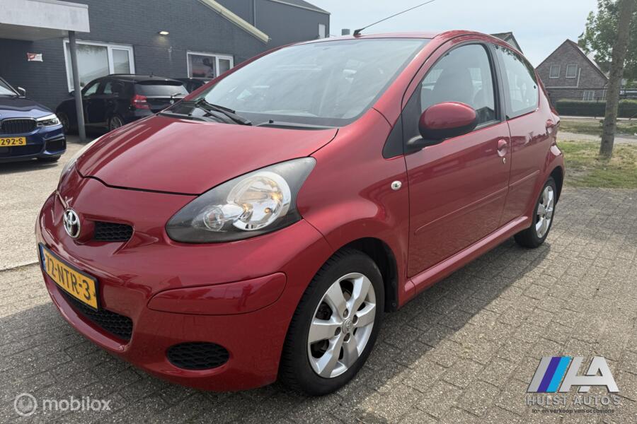 Toyota Aygo 1.0-12V Aspiration Red 5D | Elec.|Airco | Lmv
