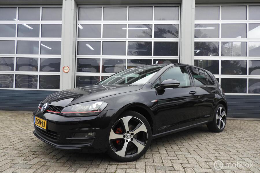Volkswagen Golf 1.2 TSI GTI LOOK