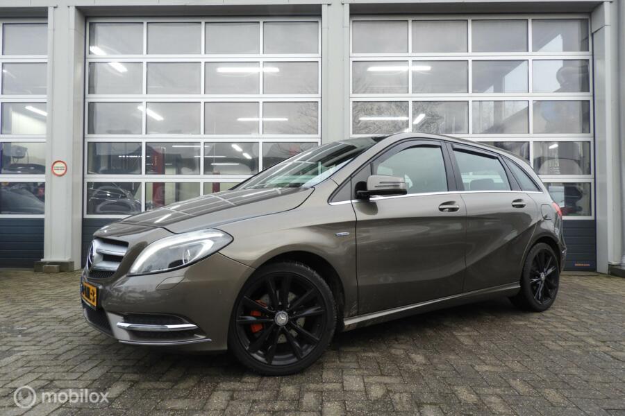Mercedes B-klasse 180 Ambition , leder , panoramadak