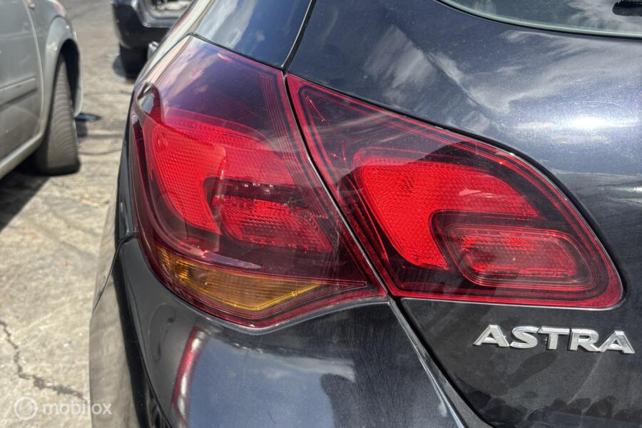 Achterlicht links Opel Astra J ('09-'15)