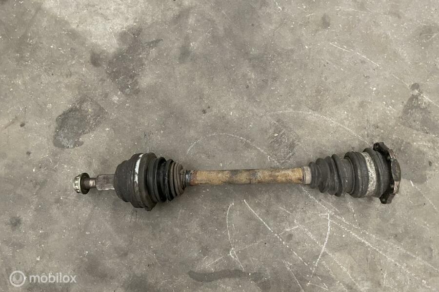 Aandrijfas linksvoor Volkswagen Golf IV 1.8-5V Turbo