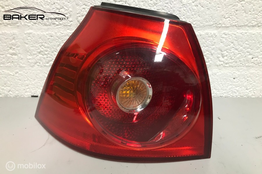 Achterlicht linksbuiten Volkswagen Golf V 03-08) 1K6945111
