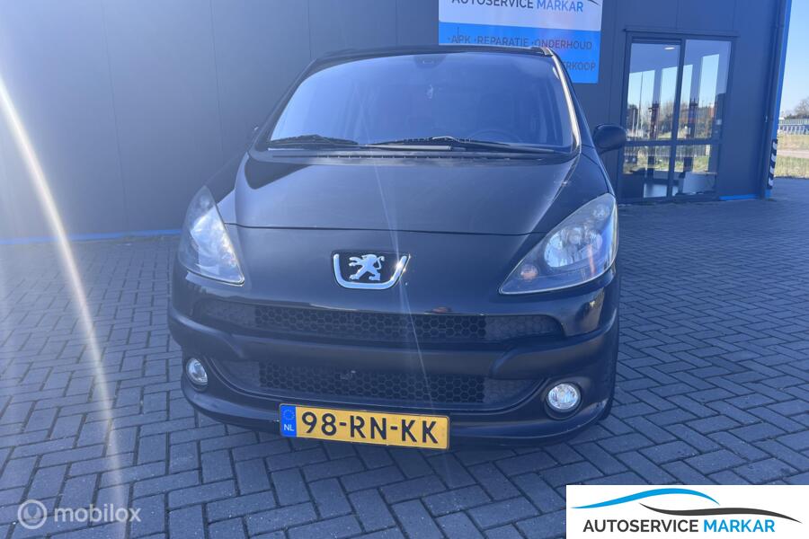 Peugeot 1007 1.6-16V Sporty