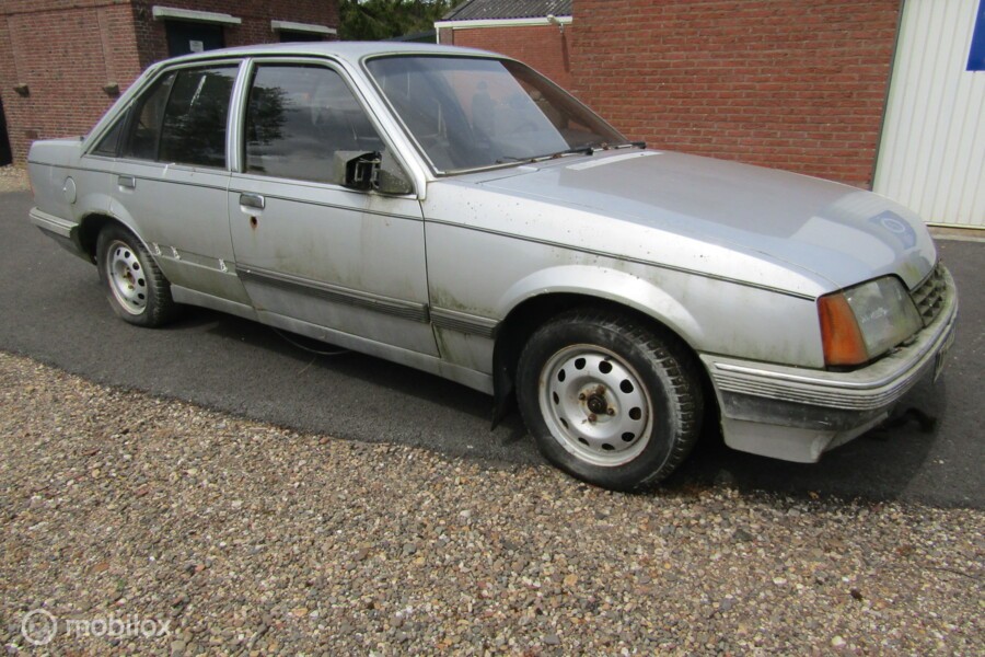 alle onderdelen Opel Rekord GL 2.2i 1985