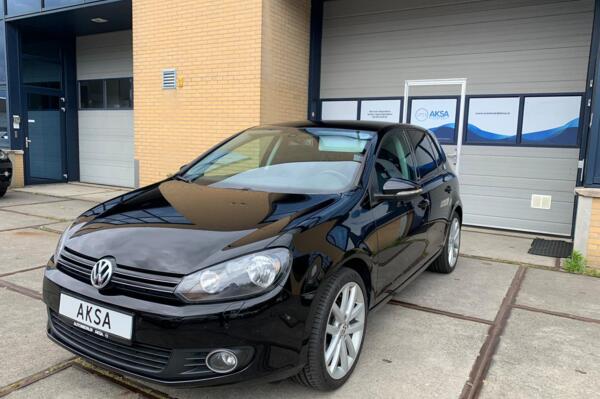 Volkswagen Golf 6 1.2 TSI 105 pk DSG | 18 inch | Inparkeren