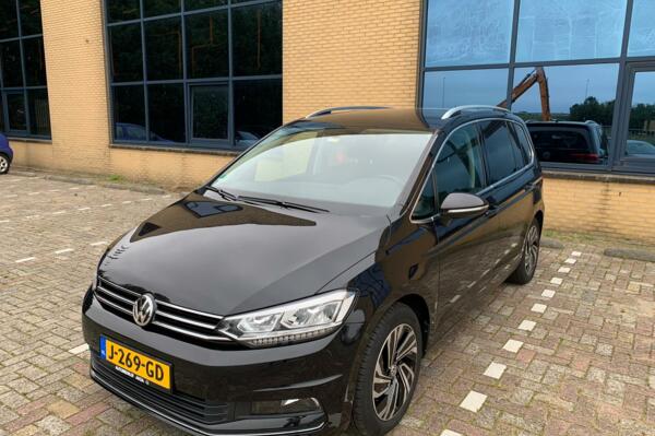 Volkswagen Touran 1.4 TSI Highline 150pk DSG Facelift 17inch