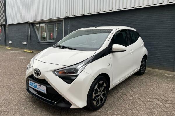 Toyota Aygo 1.0 VVT-i x-play | Sportvelgen | Apple Car Play