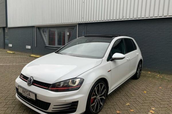 Volkswagen Golf 2.0 TSI GTI Performance | DSG | Pano |19inch