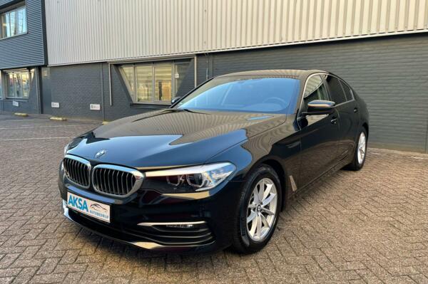 BMW 5-serie 520i High Executive Automaat Leder Memory