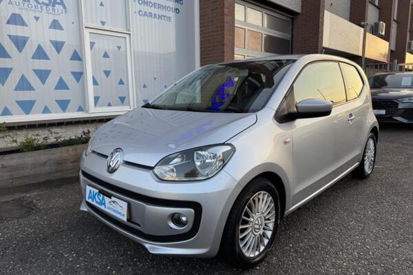 Volkswagen Up! 1.0 high up! BlueMotion Nieuwe Koppeling Cruise Navi Bluetooth Sportvelg