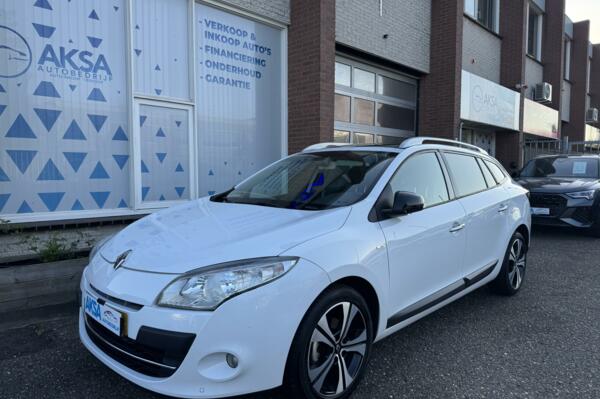 Renault Megane Estate 1.4 TCe Bose Schuifdak Cruise Navi Sportvelg Trekhaak Keyless