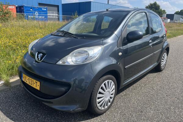 Peugeot 107 1.0-12V XS 5-drs Airco Nieuwe APK