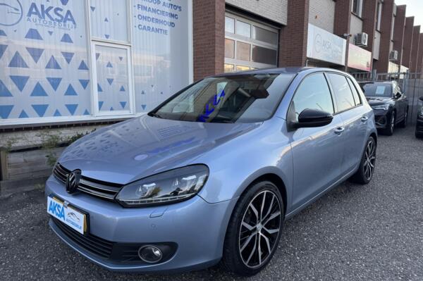 Volkswagen Golf 1.4 TSI Highline DSG LED Stlvw 19inch