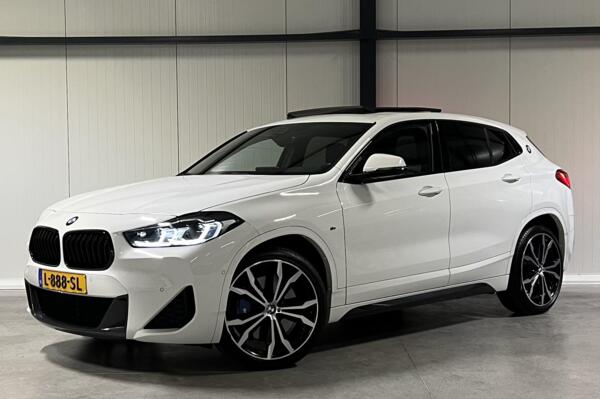 BMW X2 sDrive20i M-sport 178PK Pano Trekhaak Sfeer Head-up