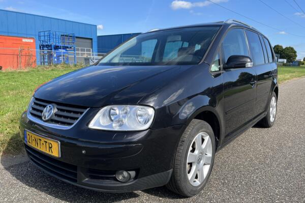 Volkswagen Touran 1.6-16V FSI Highline Automaat Clima Cruise PDC