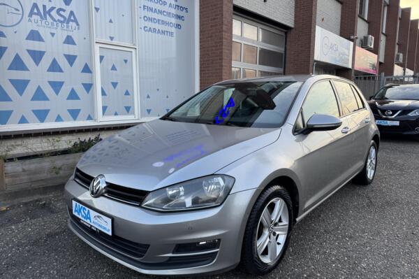 Volkswagen Golf 1.6 TDI Highline Camera Navi Cruise FrontAssist