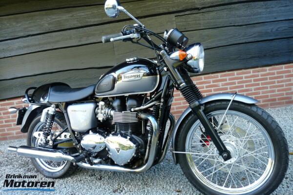 Triumph Bonneville T100
