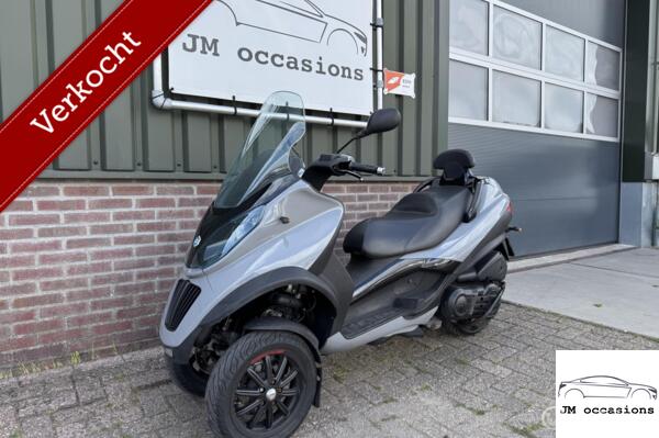 Piaggio 400 LT MP3|Nardo Grey|B-rijbewijs|Alarm|Akrapovic|