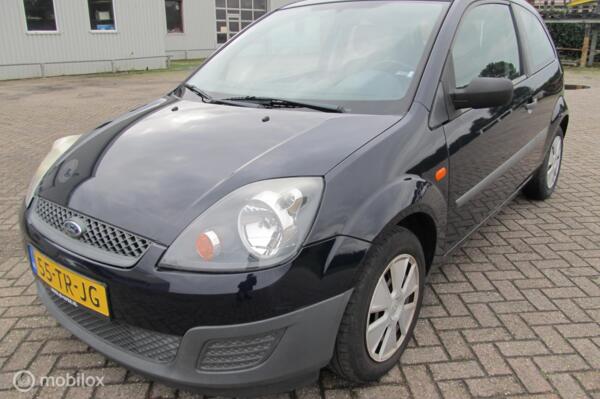 Ford Fiesta 1.3-8V Style, superschoon, met airco en NAP pas