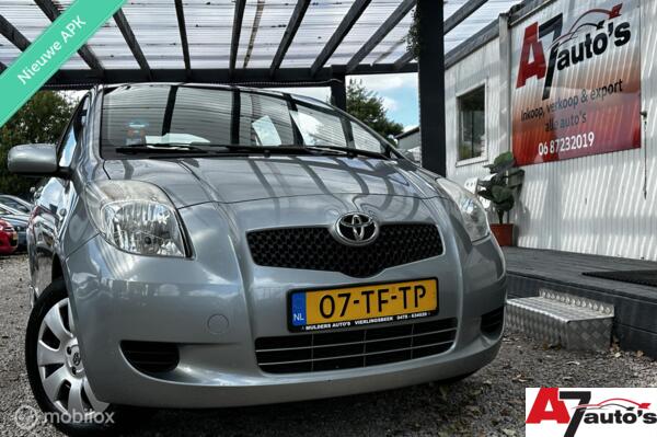 Toyota Yaris 1.3 VVTi Luna Nieuwe APK