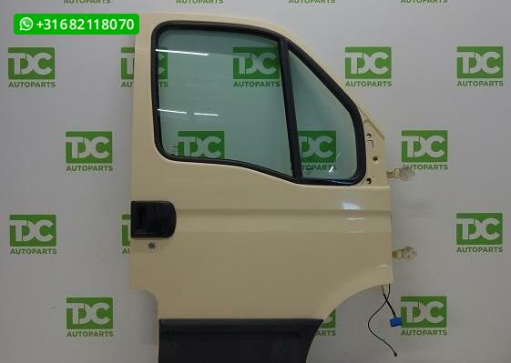 Iveco Daily ('99-'14) Voorportier rechts gebroken wit