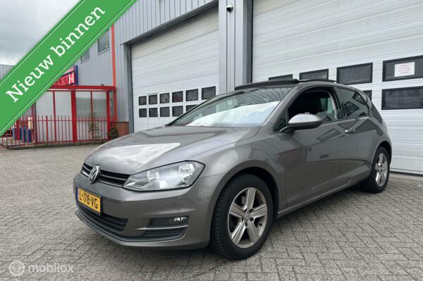 Volkswagen Golf 1.2 TSI Highline/Pano.Dak/PDC V+A/Cruise