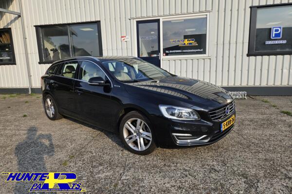 Volvo V60 2.4 D6 AWD Hybrid Summum kleurcode 452