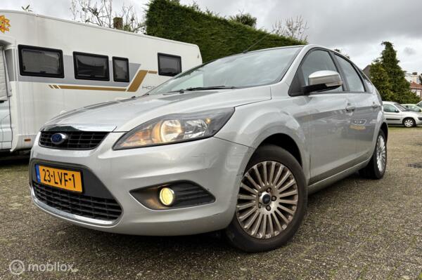 Ford Focus 1.8 Limited / 54000 km NAP/ rondom beschadigd