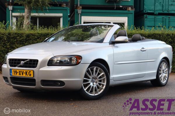 Youngtimer Volvo C70 2.4i aut Momentum | leer | trekhaak