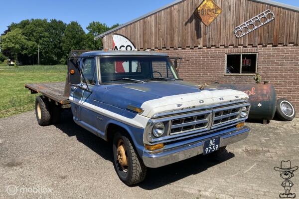 Ford USA F350 dually flatbed Pick up