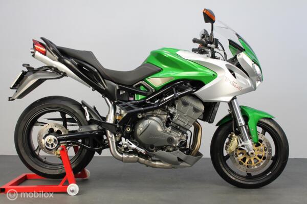 Benelli .