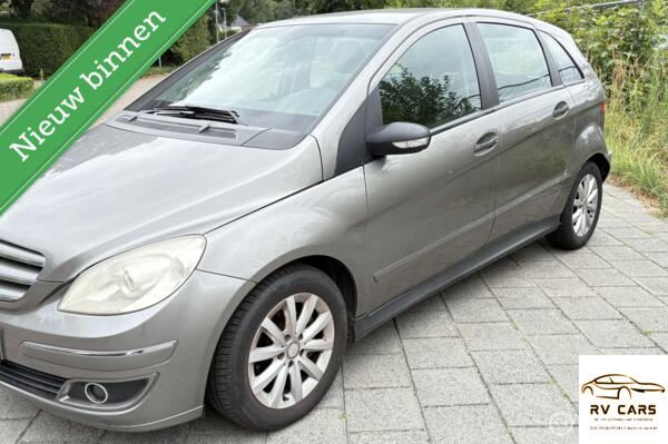 Mercedes B-klasse 170 Automaat. Lees tekst !!