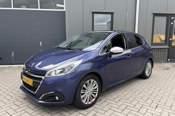 Peugeot 208 1.2 PureTech Allure | Navi | Pano | Lees tekst!
