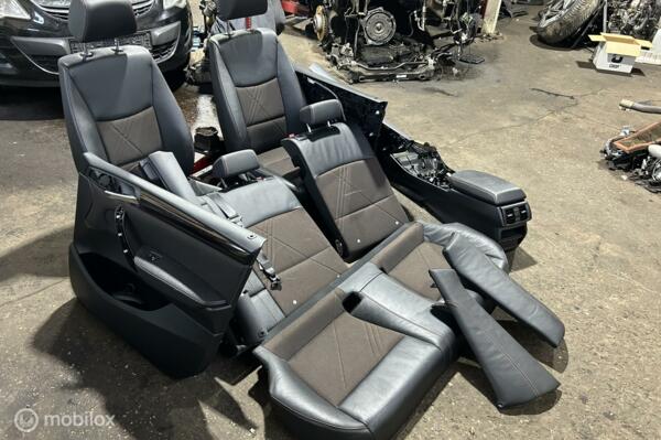 Bekleding set zwart leder/stof BMW X4 F26 ('14-'18)