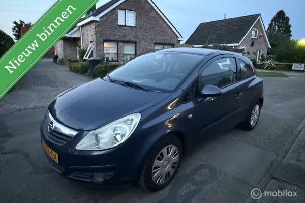 Te Koop Opel Corsa 1.4-16V-AIRCO-Nieuwe apk -lage km