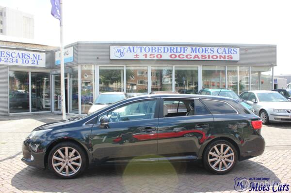 Toyota Avensis 1.8 VVTi Dynamic Business PANO / CLIMA / CRUISE