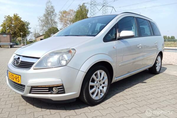 Opel Zafira  Business/7persoons/airco/cruise/trekhaak