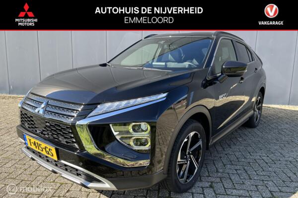Mitsubishi Eclipse Cross 2.4 PHEV Intense+ TERKHAAK|NAVI| CARPLAY