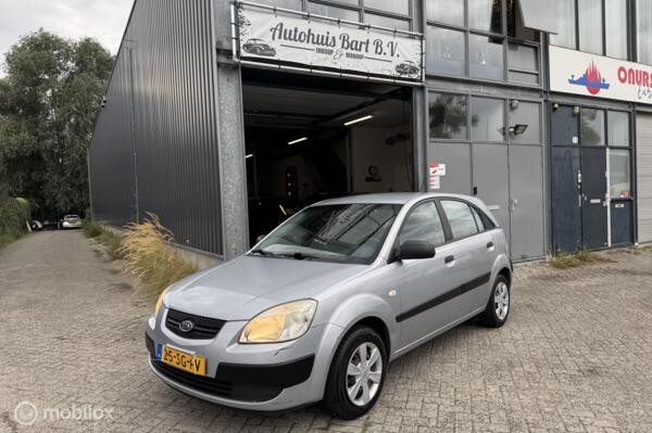 Kia Rio 1.4 LX Nieuwe APK! NAP Logisch!