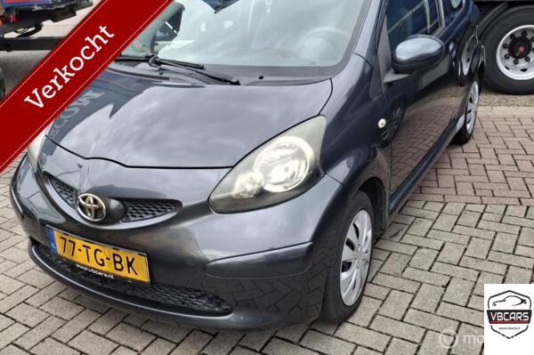Toyota Aygo 1.0-12V +