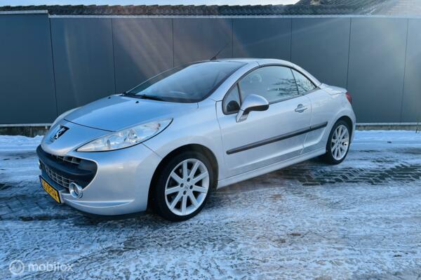 Peugeot 207 CC 1.6 VTi Féline/automaat/clima/trekhaak/17inch