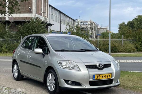 Toyota Auris 1.6-16V Luna Business