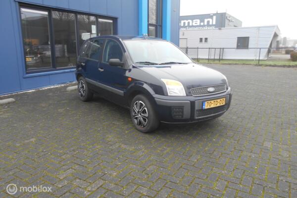 Ford Fusion 1.4-16V Champion Hoogzitter!