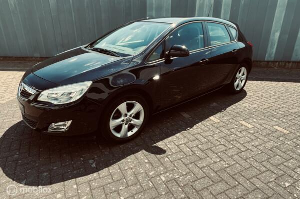 Opel Astra 1.6 Turbo Cosmo/180pk/dealer onderhouden/
